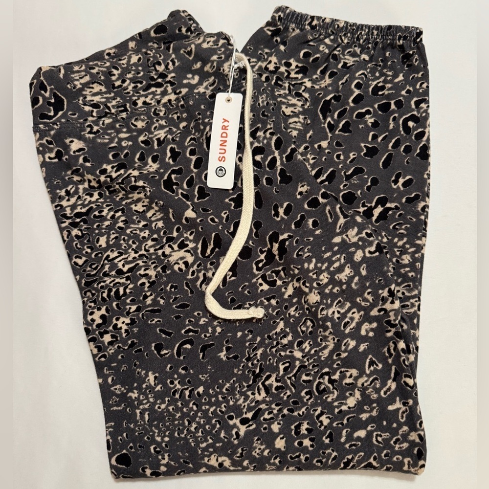 Sundry Animal Print Terry Lined Joggers in Gray/Black/Khaki Size 2 (Med)